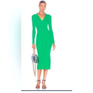 Elegant Green Long-Sleeve Dress